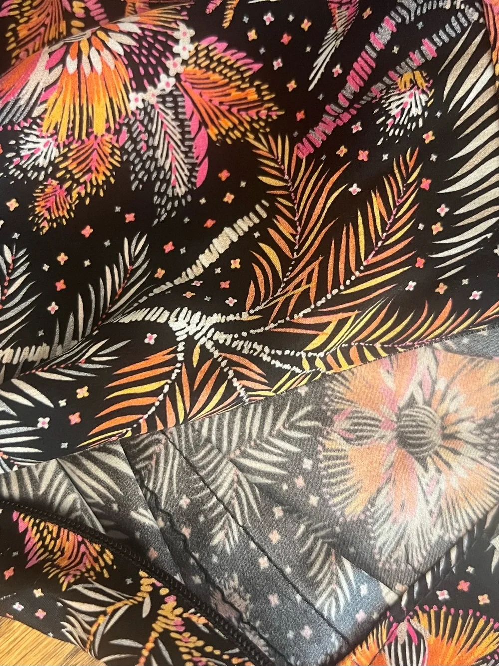 Luxury Charlotte Brody Cascade Ruffle Skirt Black Desert Oasis 100% Silk Size 8